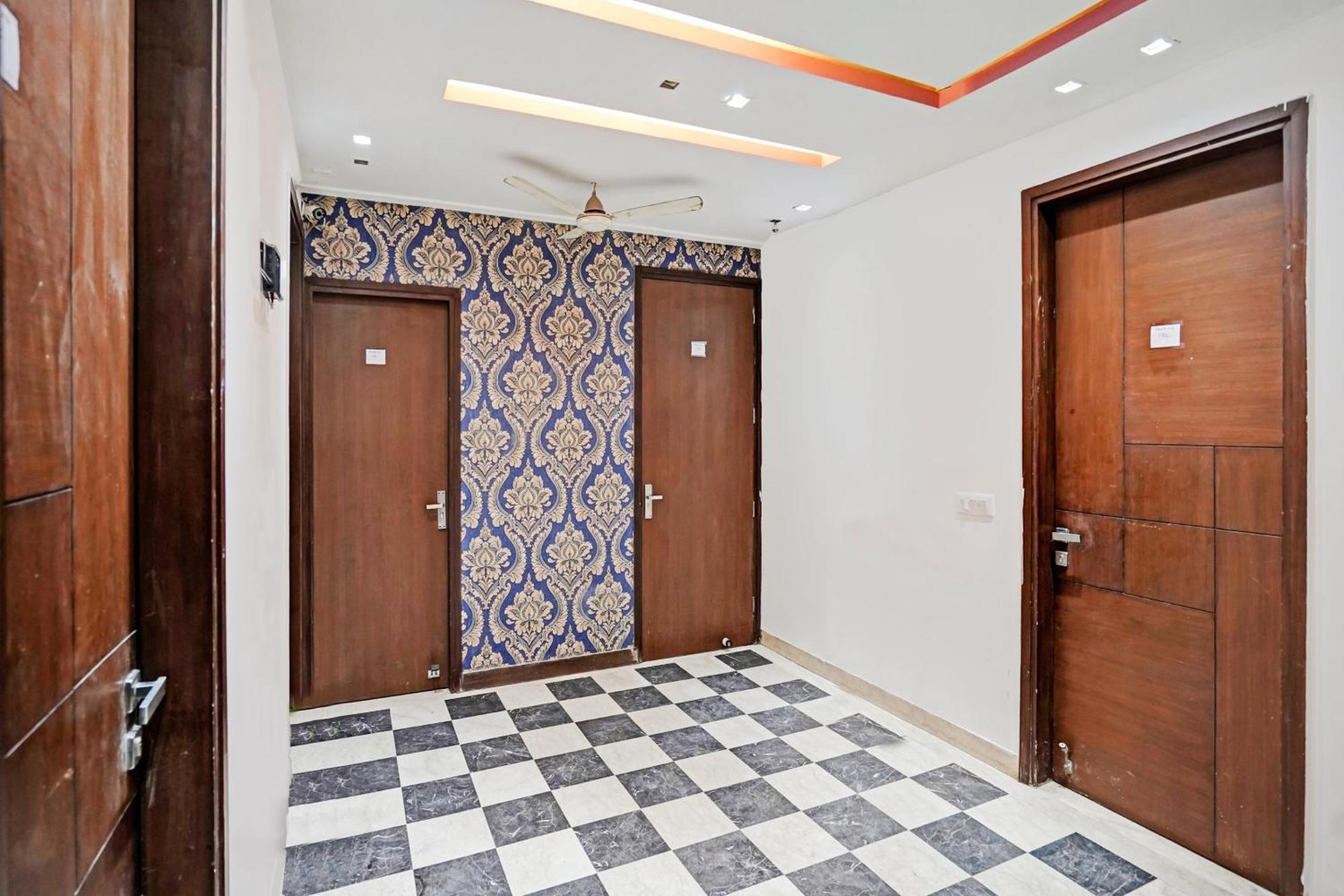 Hotel O South Galaxy New Delhi Exterior photo