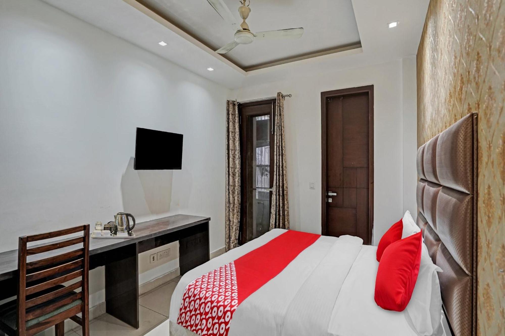 Hotel O South Galaxy New Delhi Exterior photo