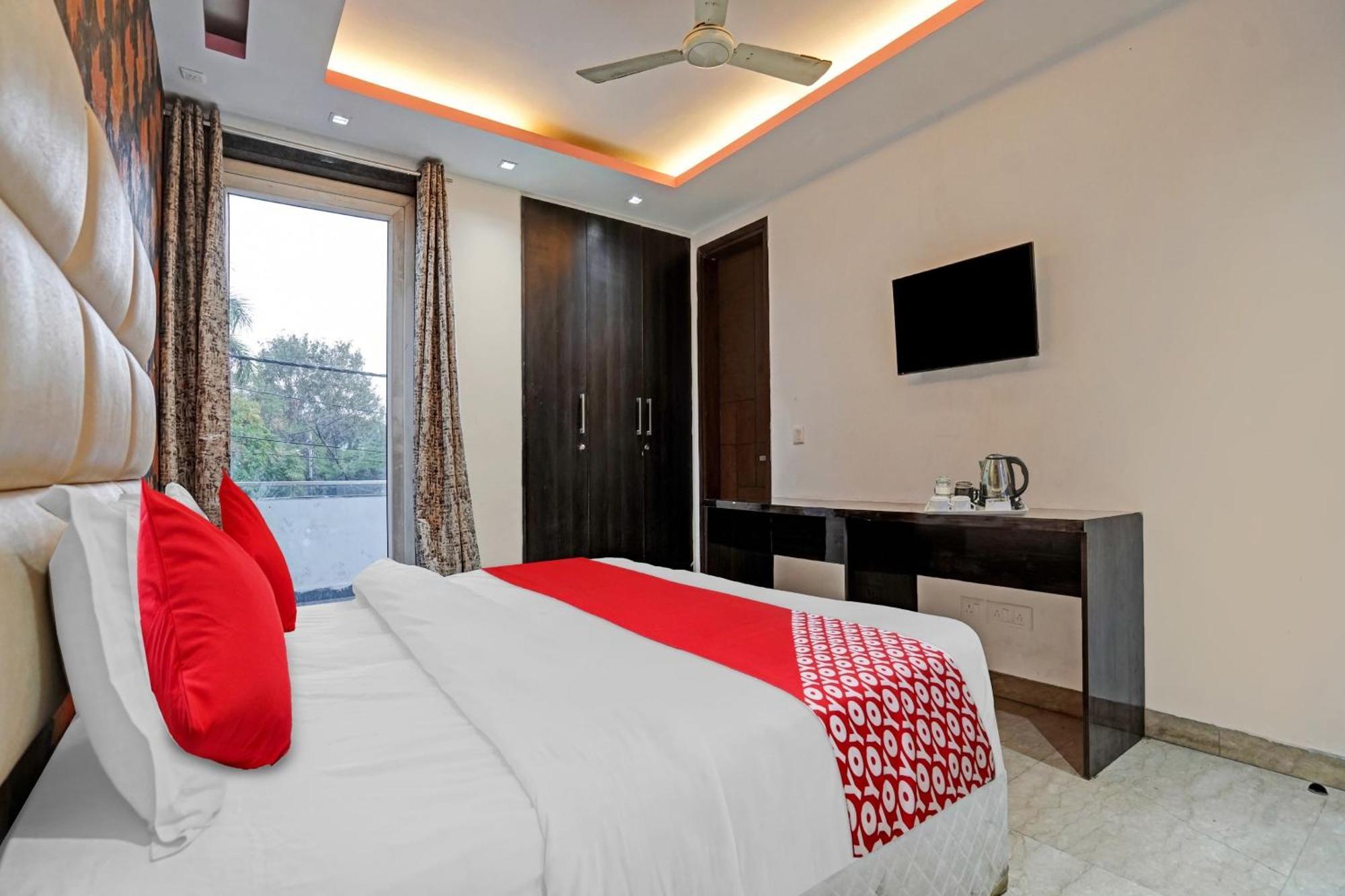 Hotel O South Galaxy New Delhi Exterior photo